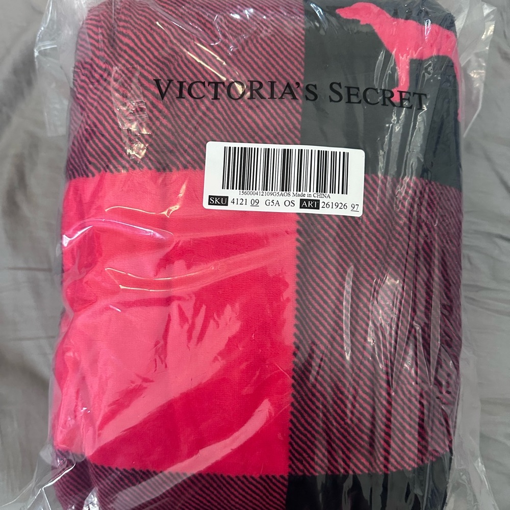Victoria's Secret Pink Red and Black Sherpa Blanket
